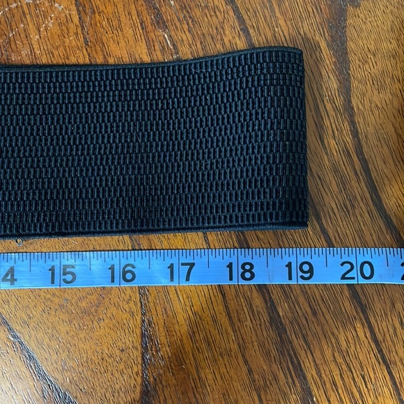 Women’s Elastic Silver Studded Belt - Picture 3 of 3